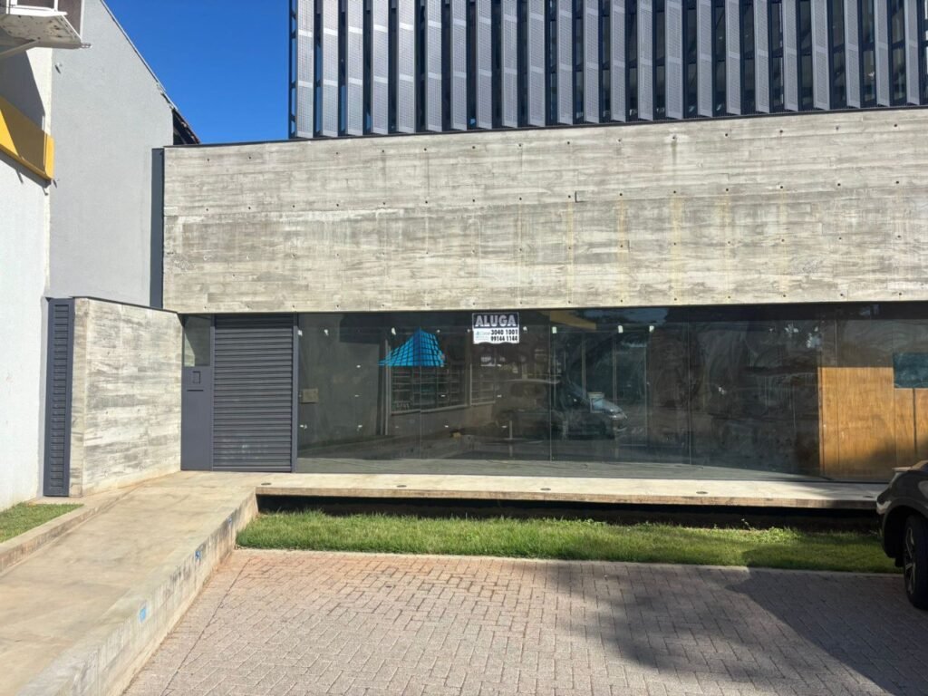 Sala Comercial–100 m²–Zona 02